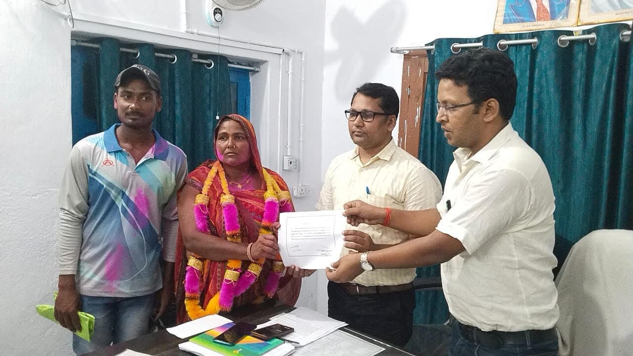 Madhubani : पैक्स उपचुनाव में सुजाता देवी 374 मतों से हुई विजयी