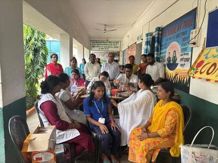 143 छात्राओं को टीडी वैक्सीन, 100 की हुई सिकल सेल जांच