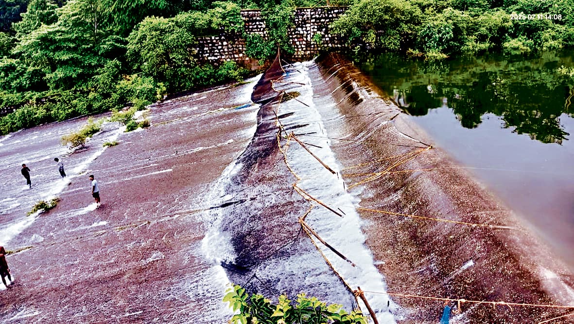 East Singhbhum News :13 वर्षों बाद बुरुडीह डैम हुआ ओवरफ्लो