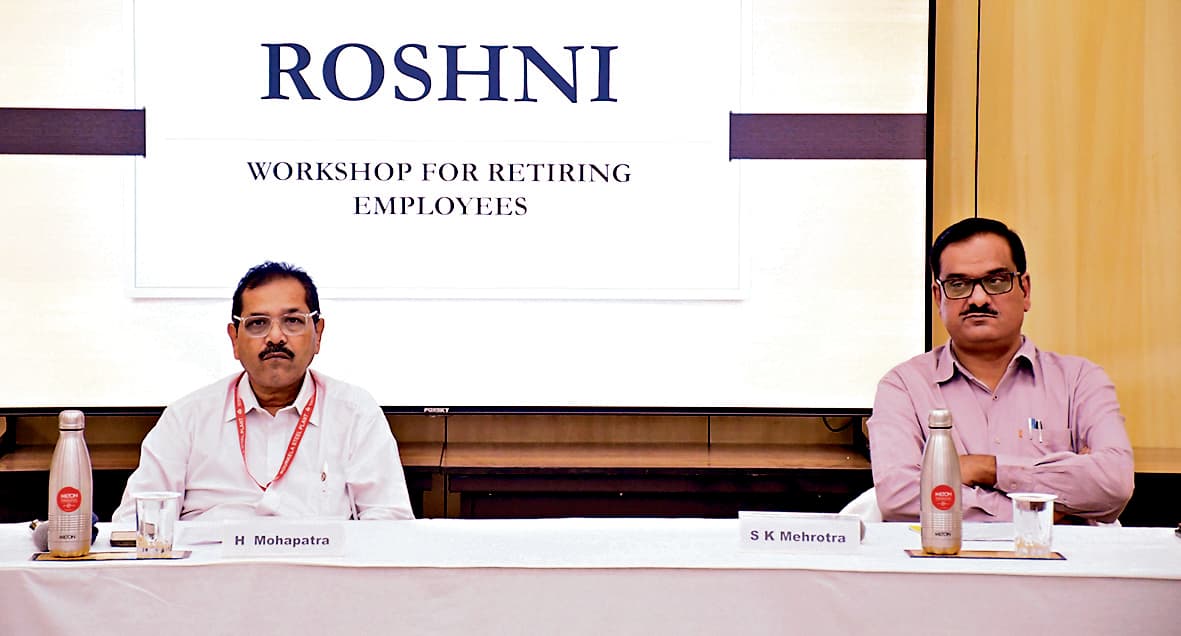 Rourkela News: आरएसपी की कार्यशाला में सेवानिवृत्ति के बाद स्वस्थ जीवन जीने का बताया तरीका