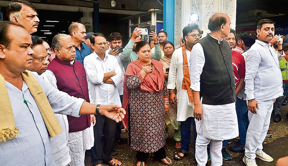 Political news : ददई दुबे ने राजनीति में लंबी लकीर खींची : केशव महतो