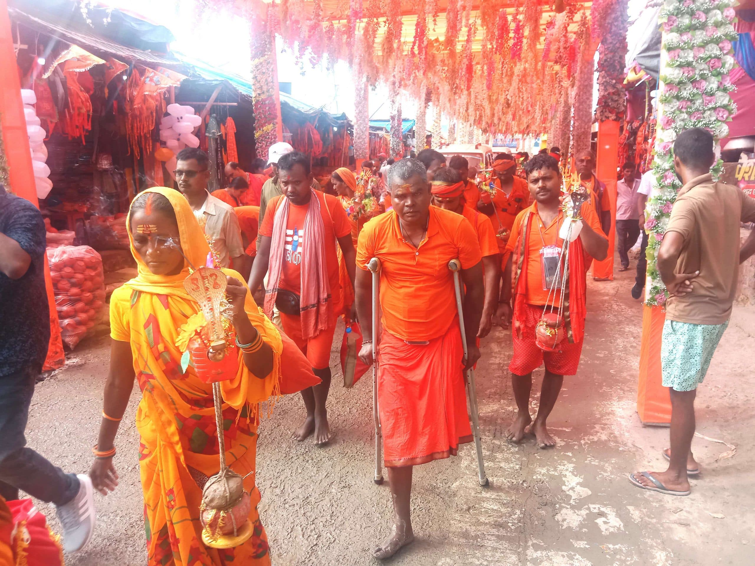 Bhagalpur news हर-हर महादेव के जयकारों से गूंजा ब्रजलेश्वरनाथ धाम