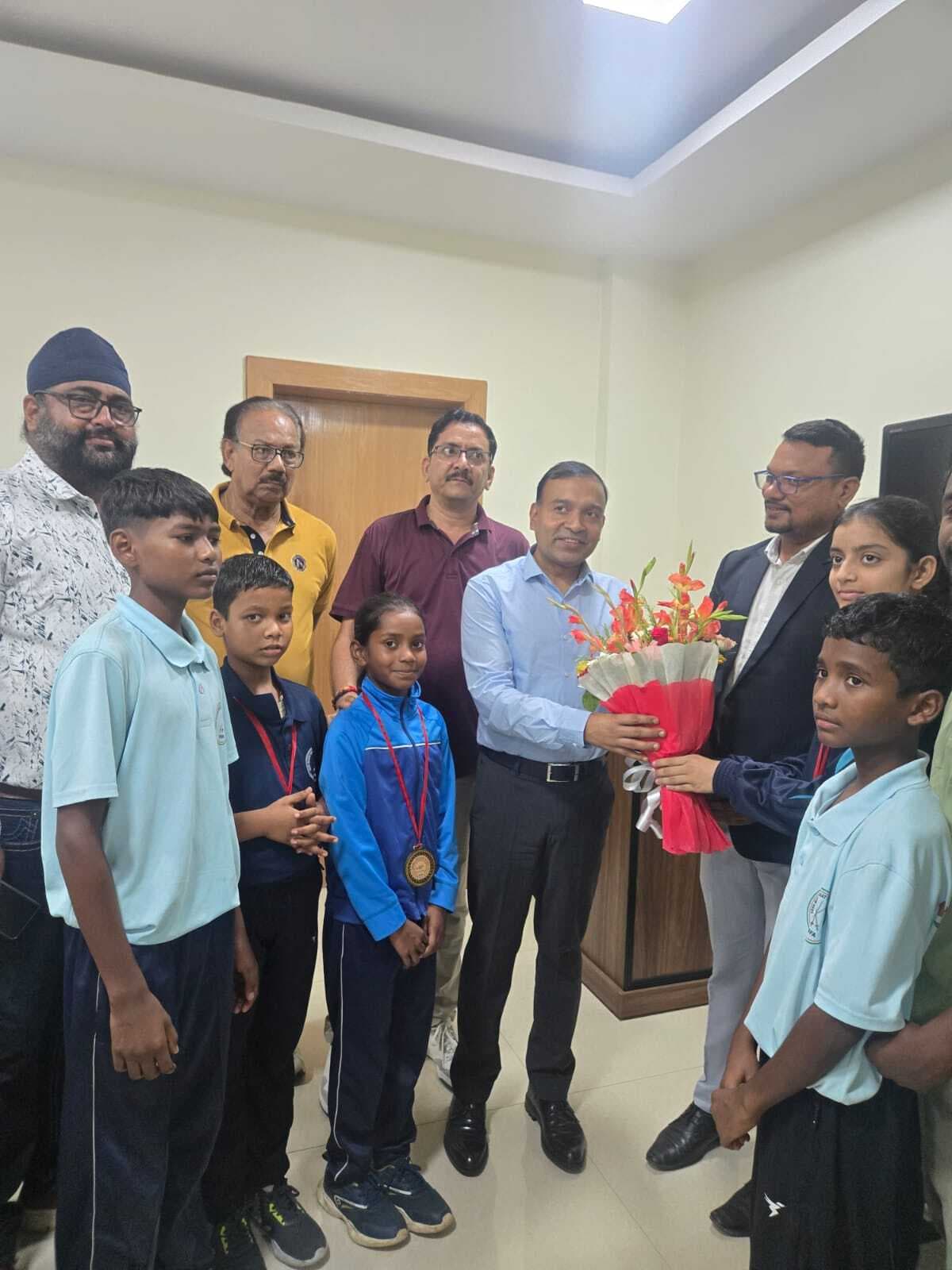 Sports : खेल सचिव से मिले फेंसिंग के पदक विजेता खिलाड़ी