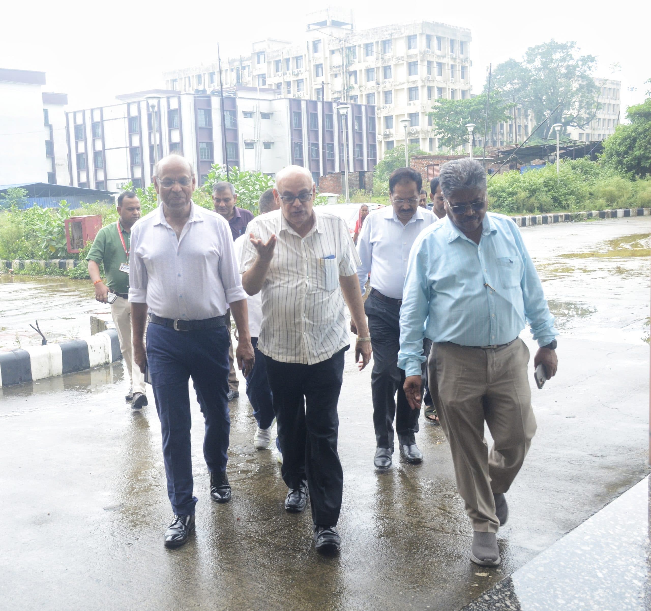 Dhanbad News : एसएनएमएमसीएच में तीन माह में एमआरआइ व सीटी स्कैन सेवा होगी शुरू