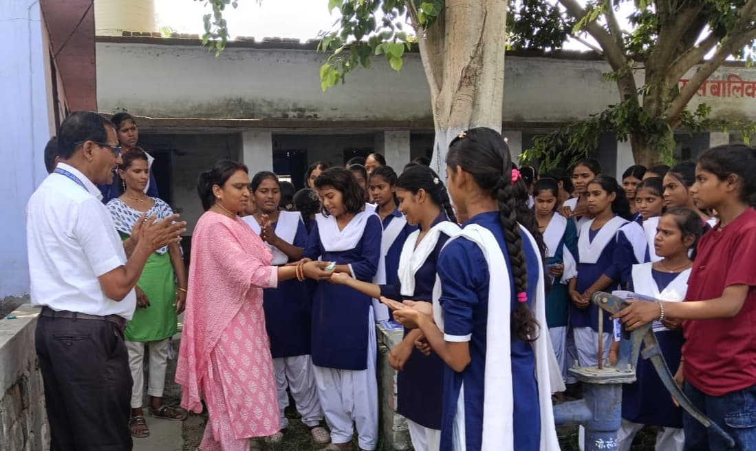 Saran News : नुक्कड नाटक के माध्यम से दिया गया स्वच्छता का संदेश