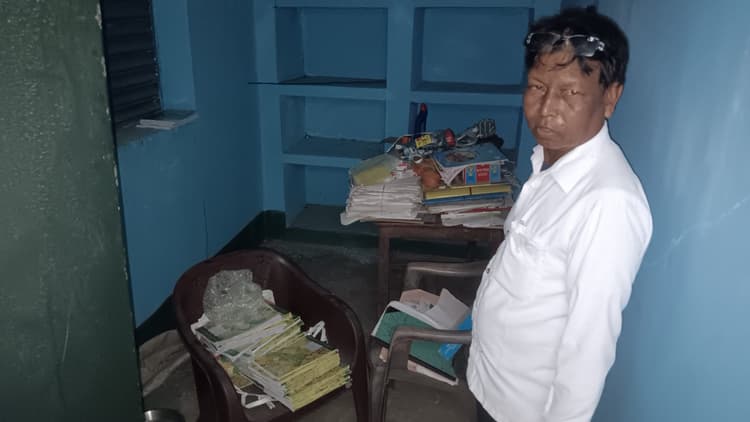 प्राथमिक विद्यालय सिंघना में ताला तोड़कर चोरी