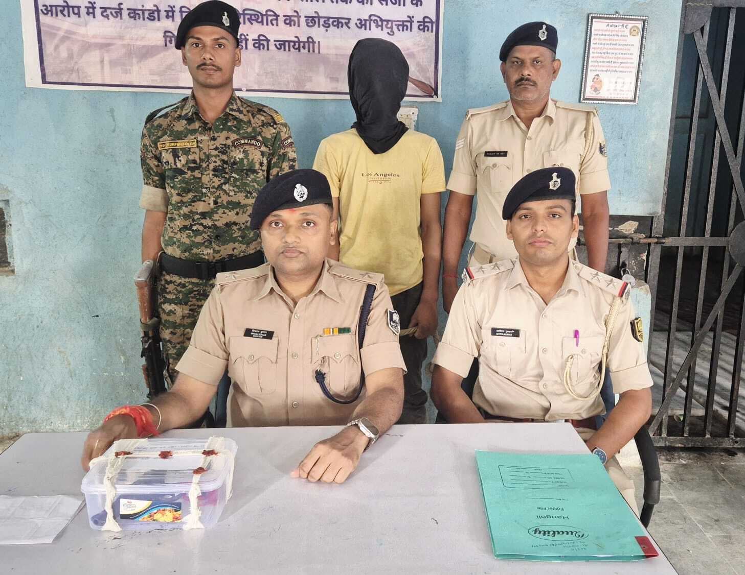 देसी रिवाल्वर व खोखा के साथ युवक गिरफ्तार