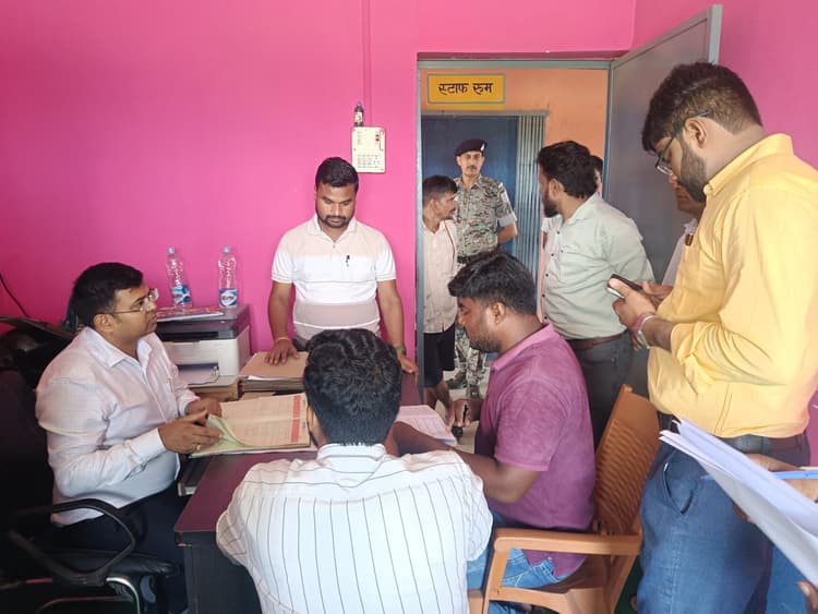 आवास योजनाओं में लायें तेजी, अनाज वितरण में नहीं आये शिकायत: एसडीओ