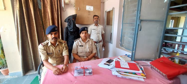 कट्टा के साथ दो किशोर गिरफ्तार