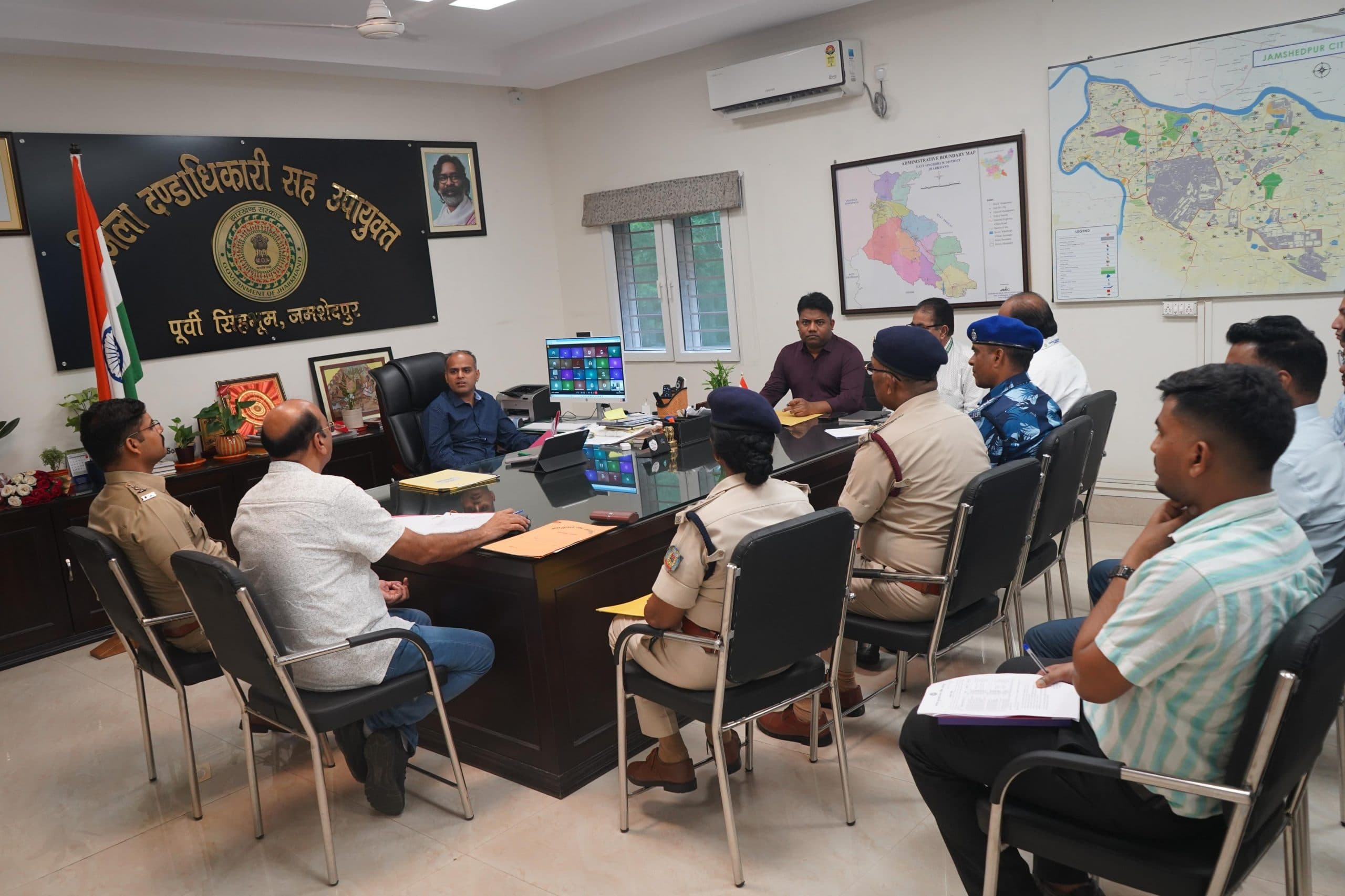 Jamshedpur news. क्षतिग्रस्त पुल-पुलिया, सड़क, सरकारी भवन, निजी घरों एवं जानमाल की क्षति की रिपोर्ट अविलंब भेजे आपदा प्रबंधन