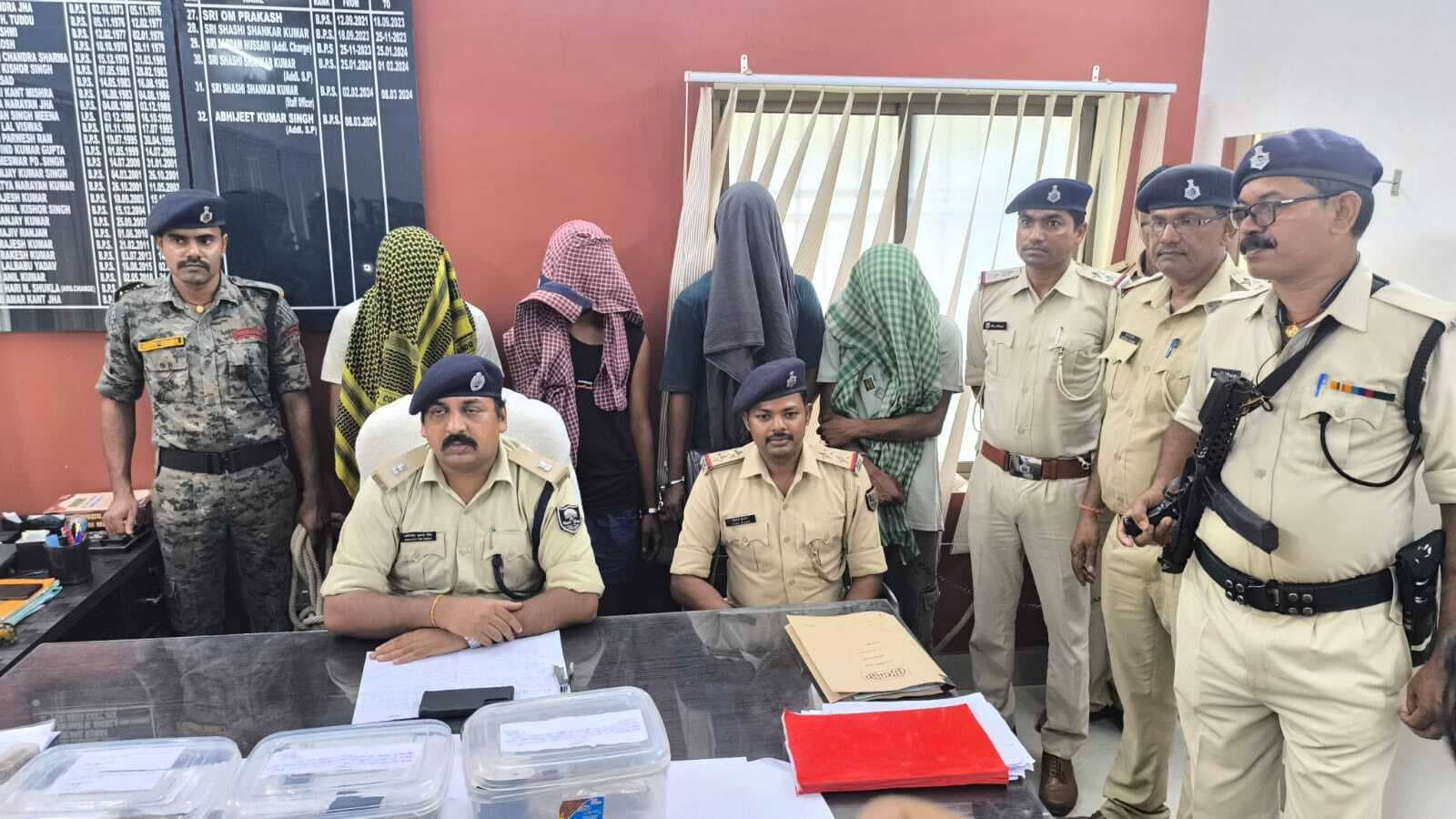 514 ग्राम स्मैक के साथ एक तस्कर गिरफ्तार, बंगाल से स्मैक की डिलीवरी करने आया था कटिहार