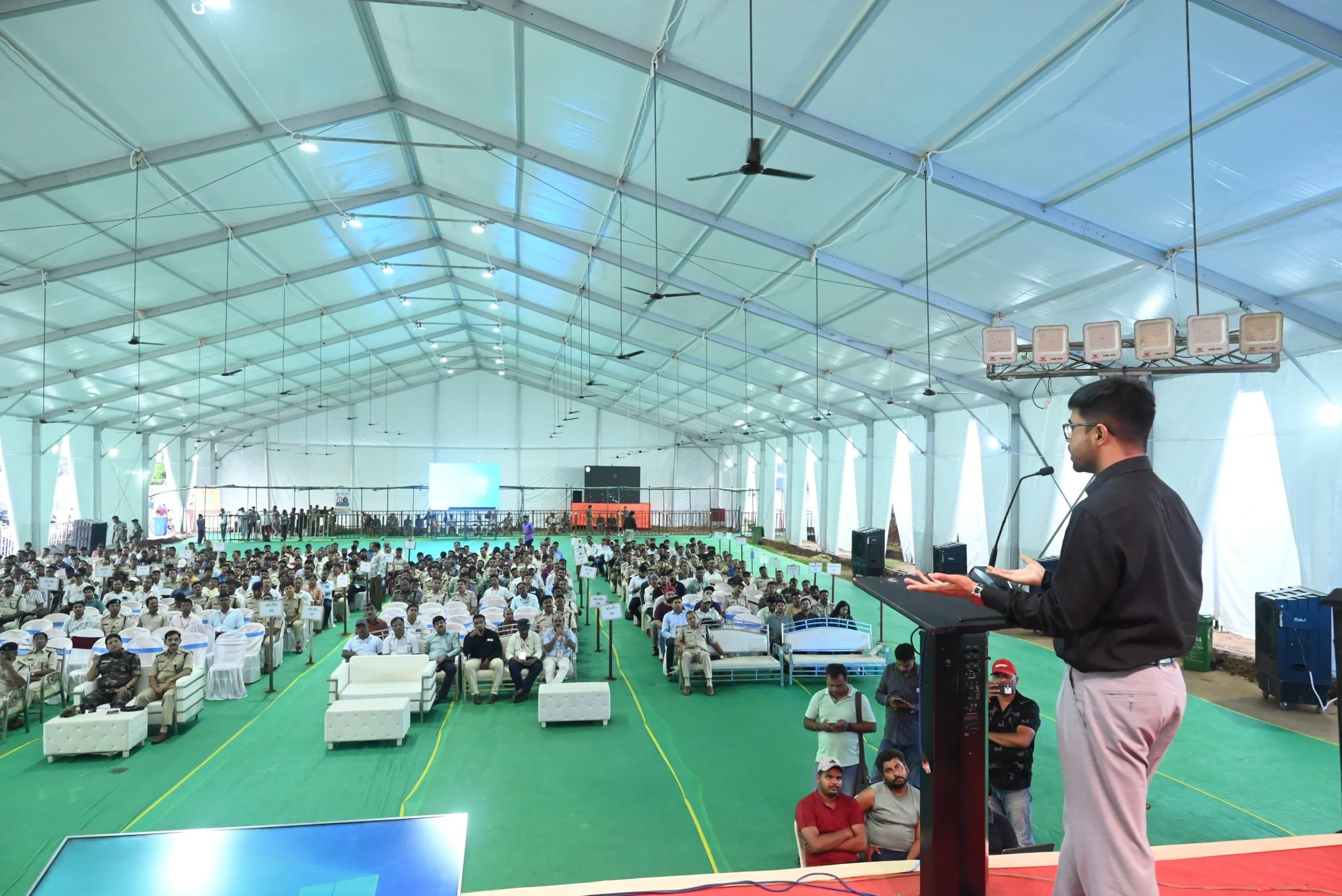 Deoghar News : सावन की पहली सोमवारी को श्रद्धालुओं को सुलभ जलार्पण कराने को सभी रहें सतर्क : डीसी