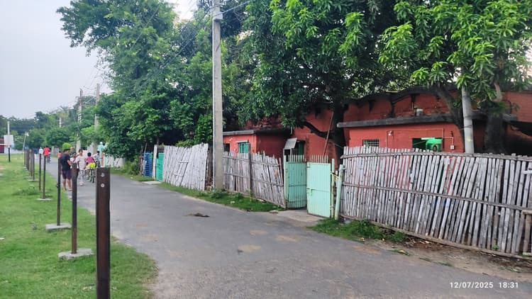 चोरों के साॅफ्ट टारगेट पर है रेलवे कॉलोनी