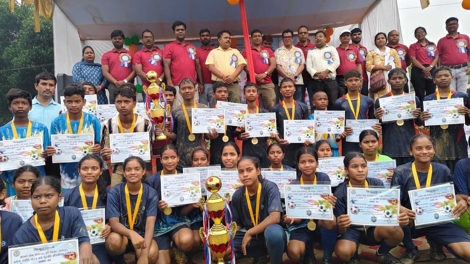 subrato cup kolhand division football tournament: प्रमंडल स्तरीय फुटबॉल प्रतियोगिता में पश्चिमी सिंहभूम चैंपियन