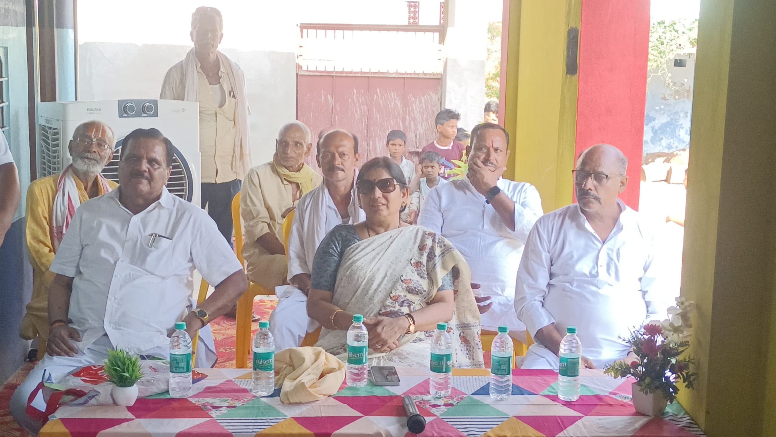 Sitamarhi : सांसद लवली आनंद ने विभिन्न गांवों का किया भ्रमण