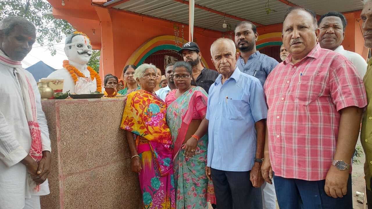 पूर्व विधायक उमराव साधो कुजूर की पुण्यतिथि मनी