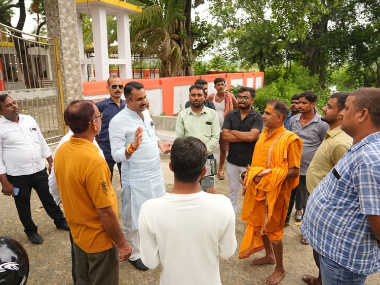 Wazirganj Vidhan Sabha: वजीरगंज में चर्चा-परिचर्चा यात्रा, ग्रामीण समस्याओं पर जोर