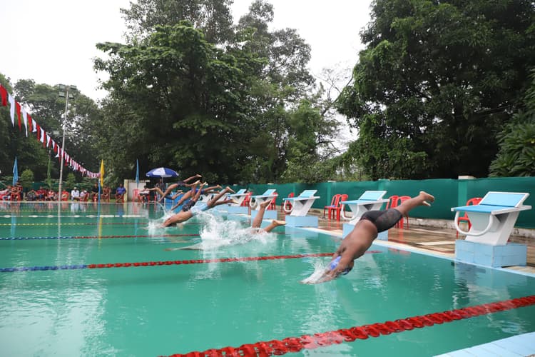 jharkhand state swimming championship : रांची के एस मुस्तफा व रिद्धिमा बनी चैंपियन