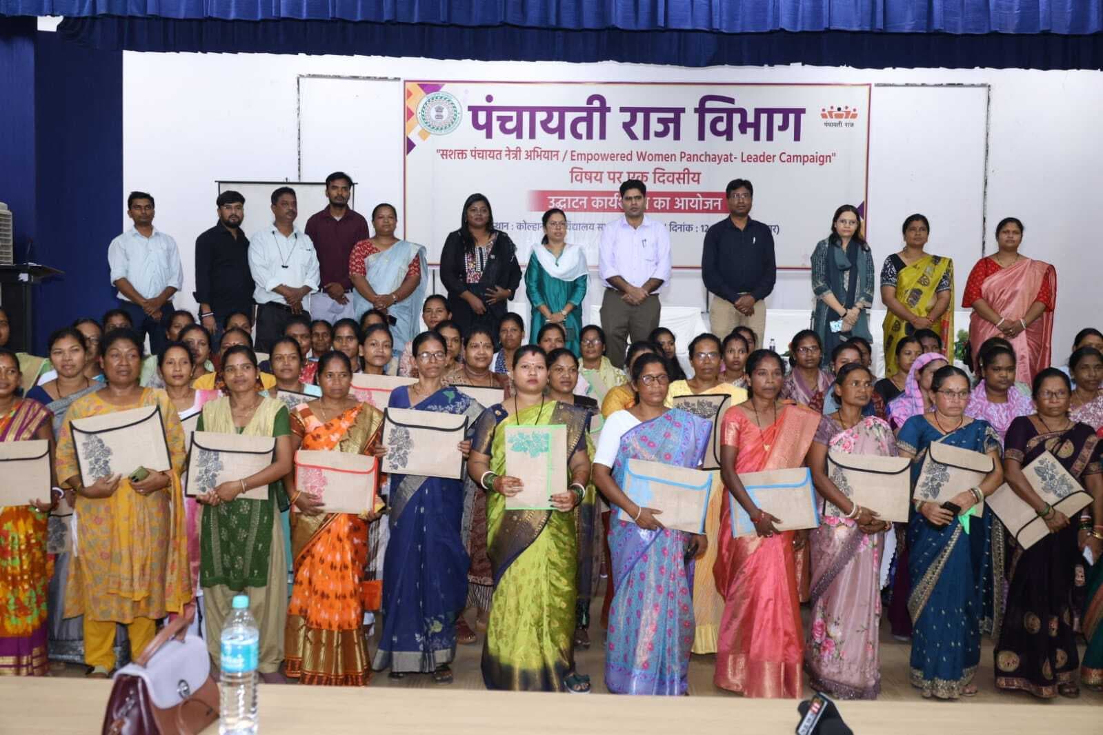 Chaibasa News : पंचायत चुनाव में 50% आरक्षण से महिलाओं को मिला संबल