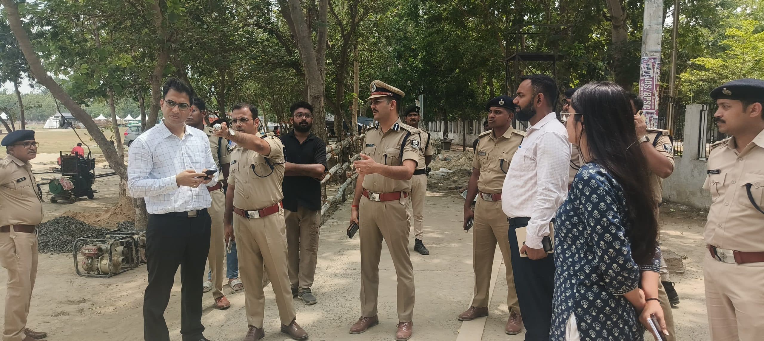 Motihari: गांधी मैदान में सुरक्षा व्यवस्था की तैयारी का डीआइजी ने लिया जायजा