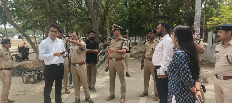 Motihari: गांधी मैदान में सुरक्षा व्यवस्था की तैयारी का डीआइजी ने लिया जायजा