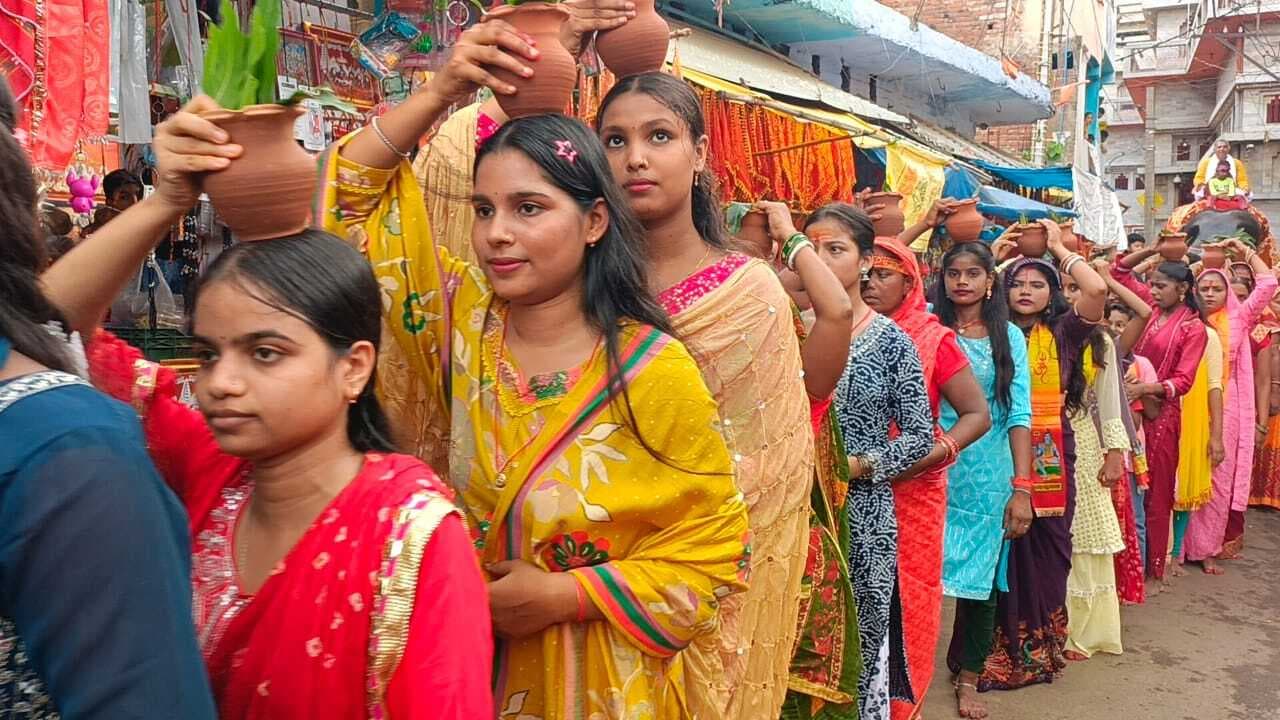 महायज्ञ को ले 25 सौ कन्याओं ने निकाली कलशयात्रा