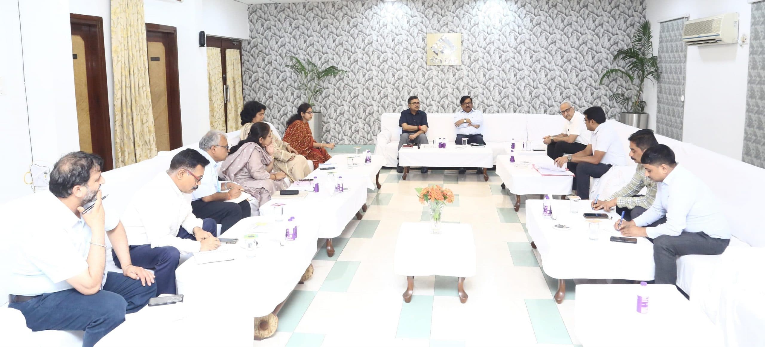 Bokaro News : प्रतियोगिता परीक्षा की तैयारी के लिए विस्थापित युवा को मिले कोचिंग