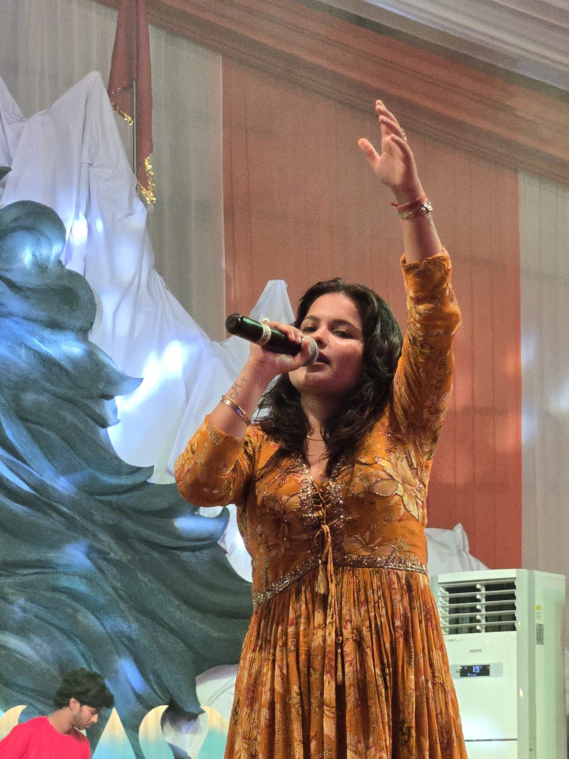 Deoghar News : शिवलोक में दिखा भक्ति, भाव और संगीत का संगम