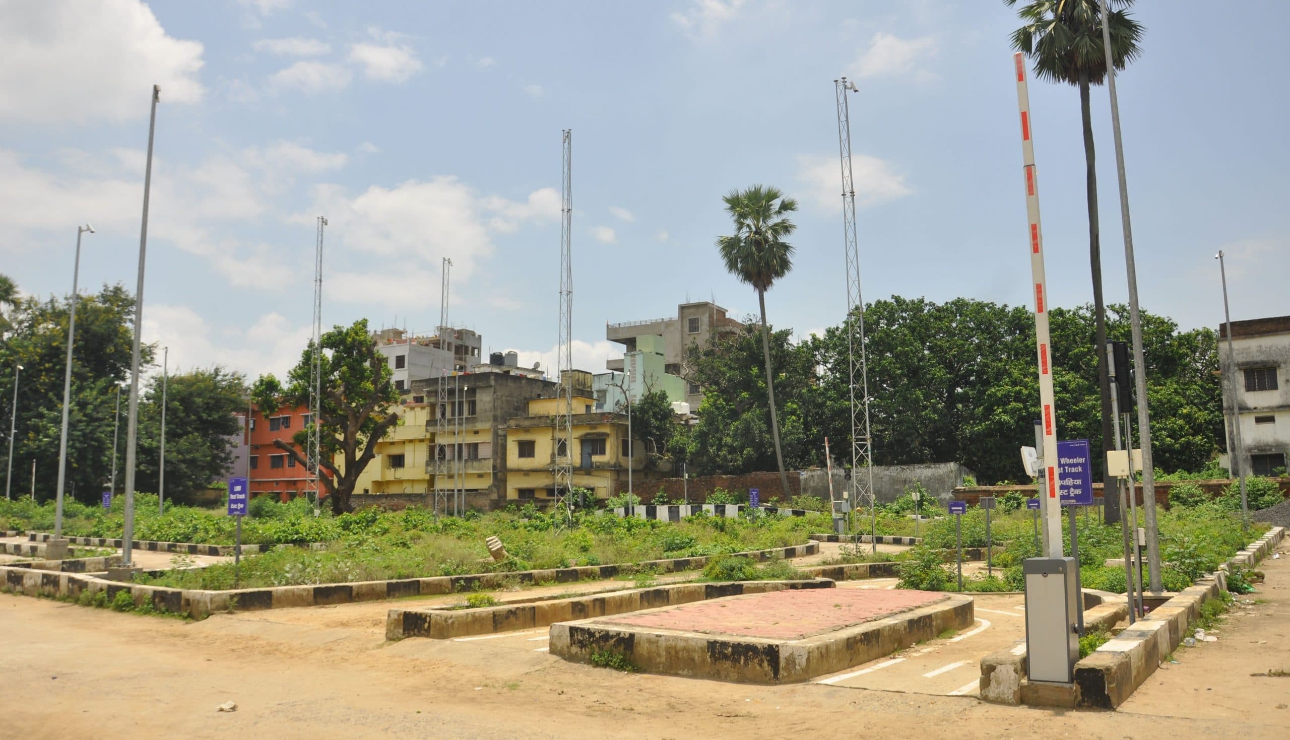 Bhagalpur  News: ऑटोमेटिक टेस्टिंग ट्रैक : सामान की सुरक्षा के लिए गार्ड तक नहीं