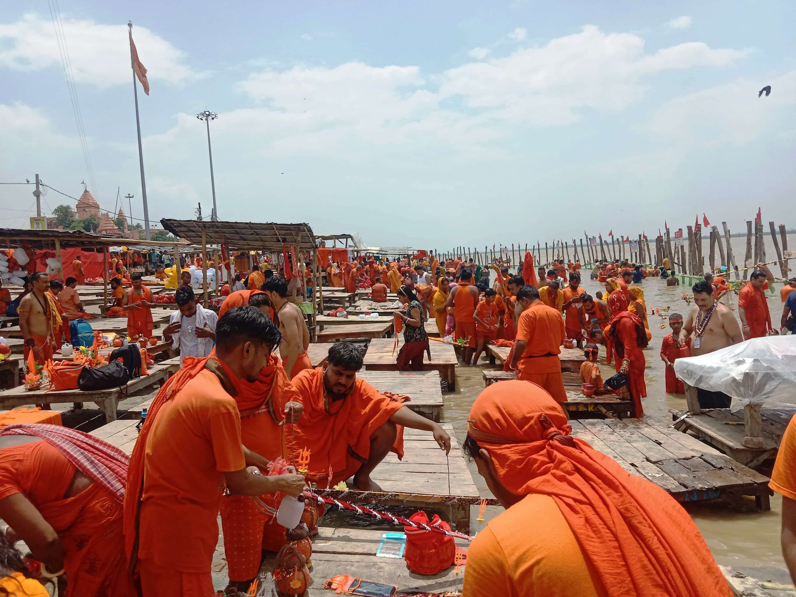 Bhagalpur news शिवमय हुई अजगैवीनगरी, बाबा धाम जाने को उमड़ा सैलाब