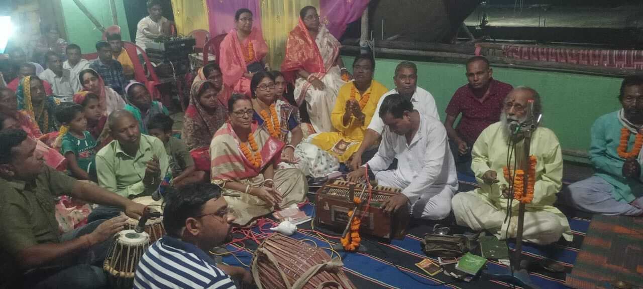 East Singhbhum News : आपस में स्वार्थ नहीं प्रेम रखना चाहिए