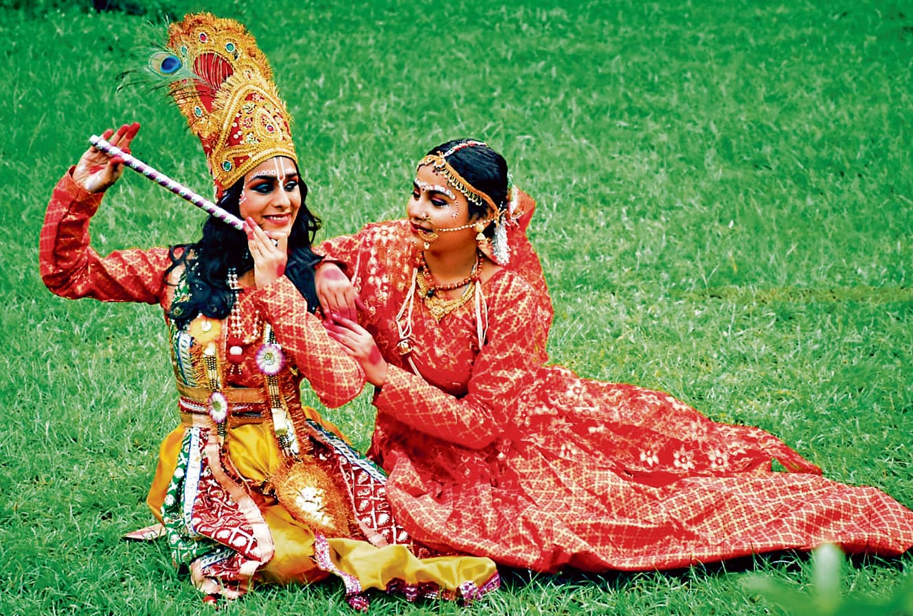 Dhanbad News : यूनियन क्लब में भूमिहार महिला समाज का सावनोत्सव