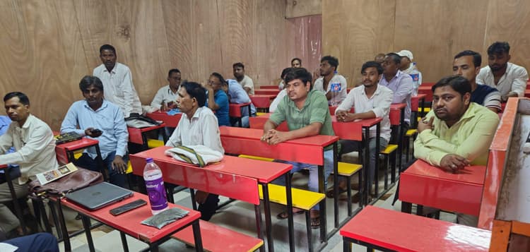 hajipur news. नयी शिक्षा नीति अवैज्ञानिक व अतार्किक बातों को दे रही बढ़ावा