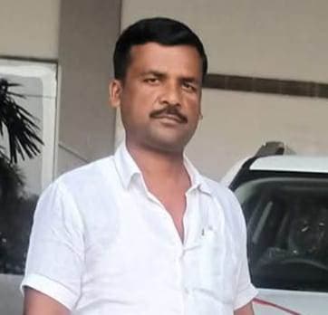 Saran News : परसा में दिनदहाड़े शिक्षक की गोली मारकर हत्या, चालक घायल