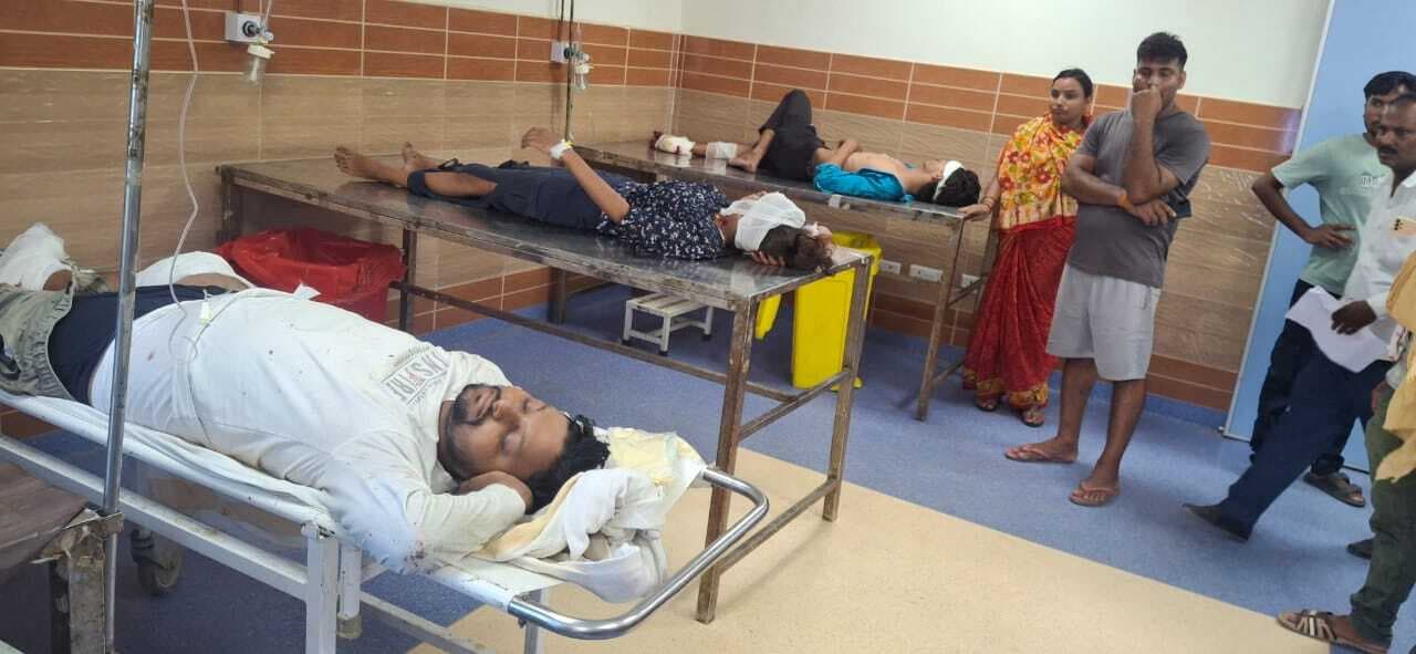 Saran News : मशरक में दो बाइकों की आमने-सामने की टक्कर में चार लोग घायल