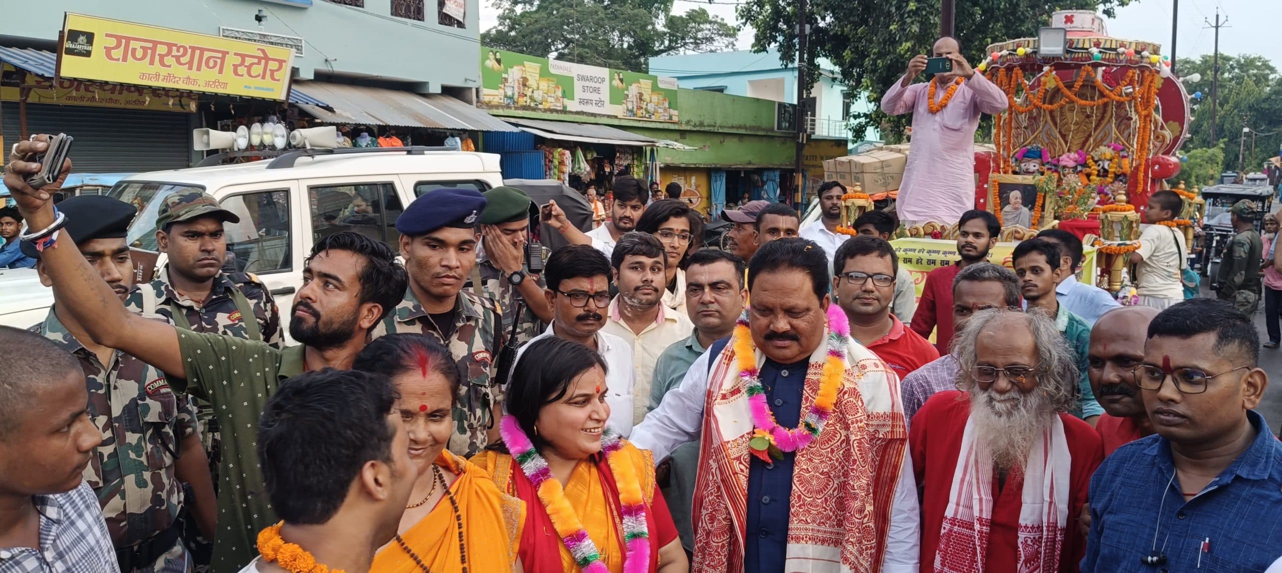 प्रभु जगन्नाथ ने भक्तों को दिये दर्शन