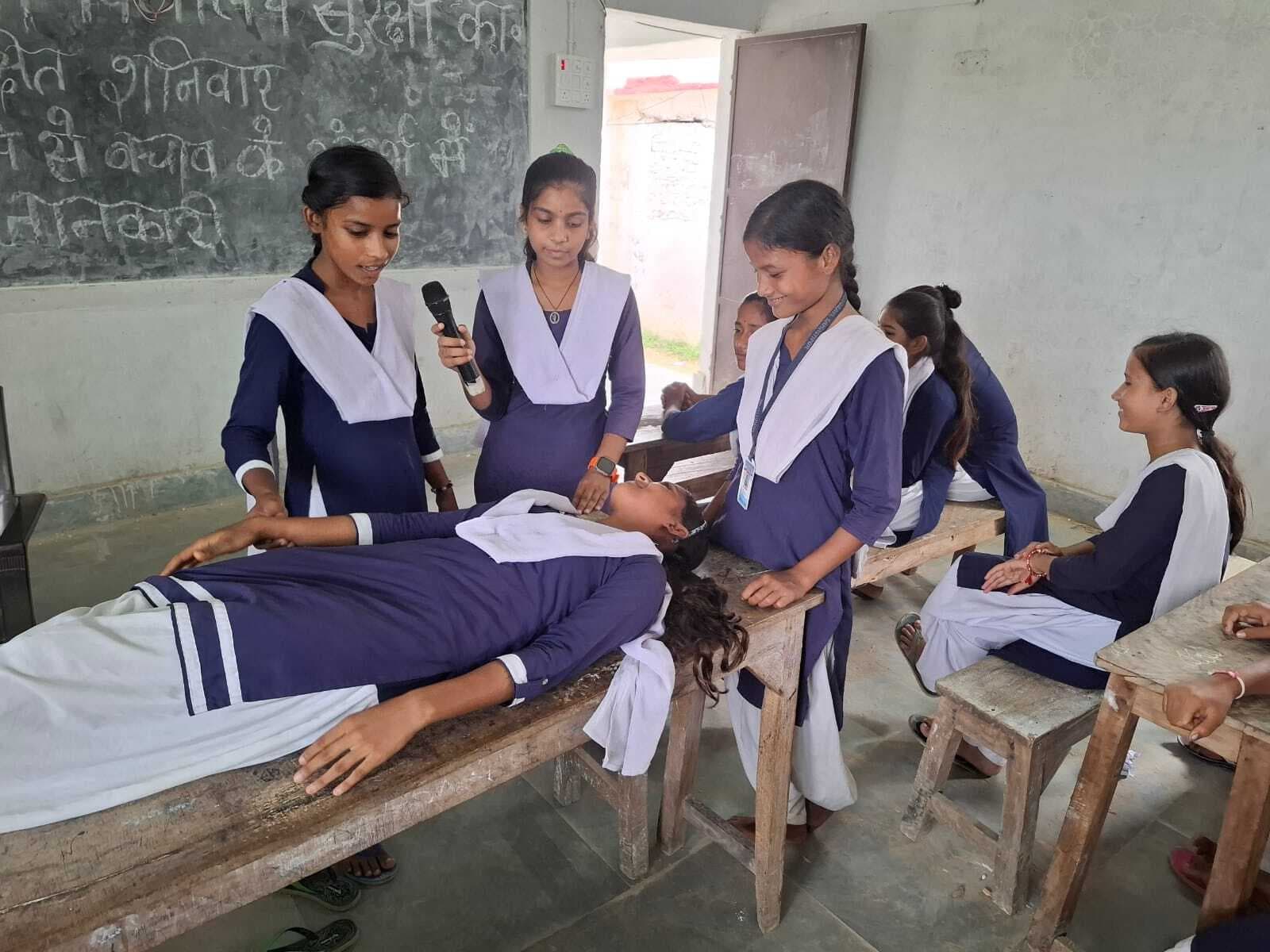 Samastipur News:बच्चों को दी गई पानी में डूबने से बचाव की जानकारी