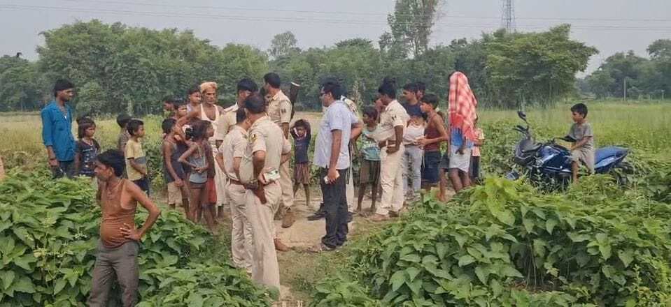 नहर में मिला वृद्धा का शव, इलाके में सनसनी