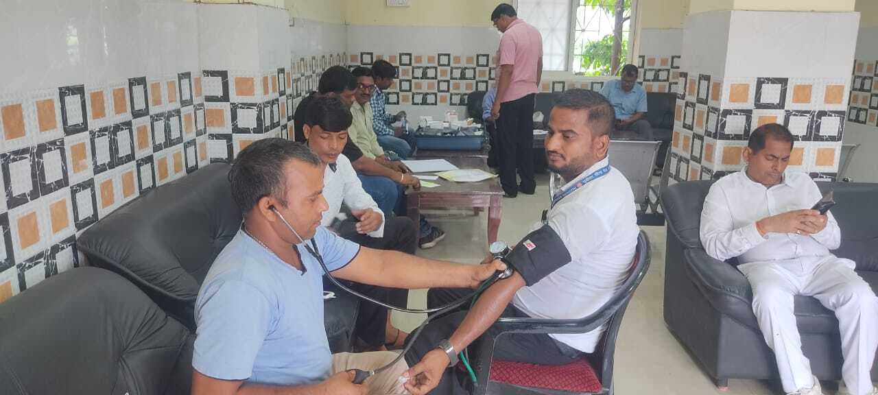 स्वास्थ्य जांच शिविर का आयोजन