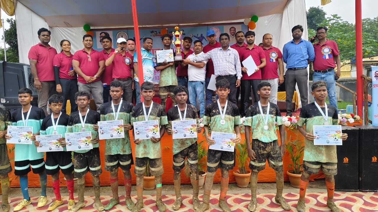 subrato cup football tournament: अंडर-17 बालक वर्ग में पश्चिमी सिंहभूम विजेता व पूर्वी सिंहभूम बना उपविजेता