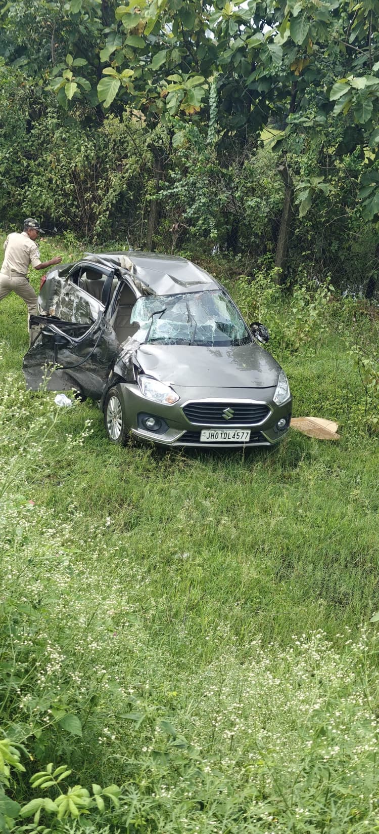 हादसे में महिला की मौत, पति घायल