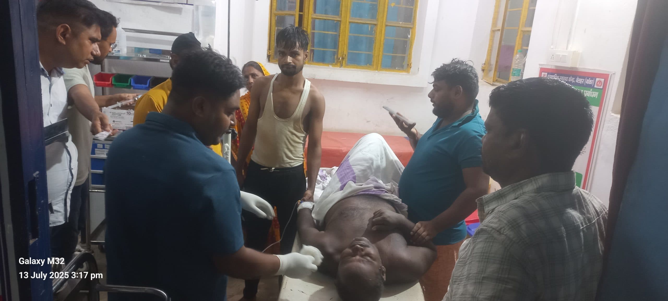 वज्रपात की चपेट में आने से पशुपालक समेत गाय की मौत, चार जख्मी