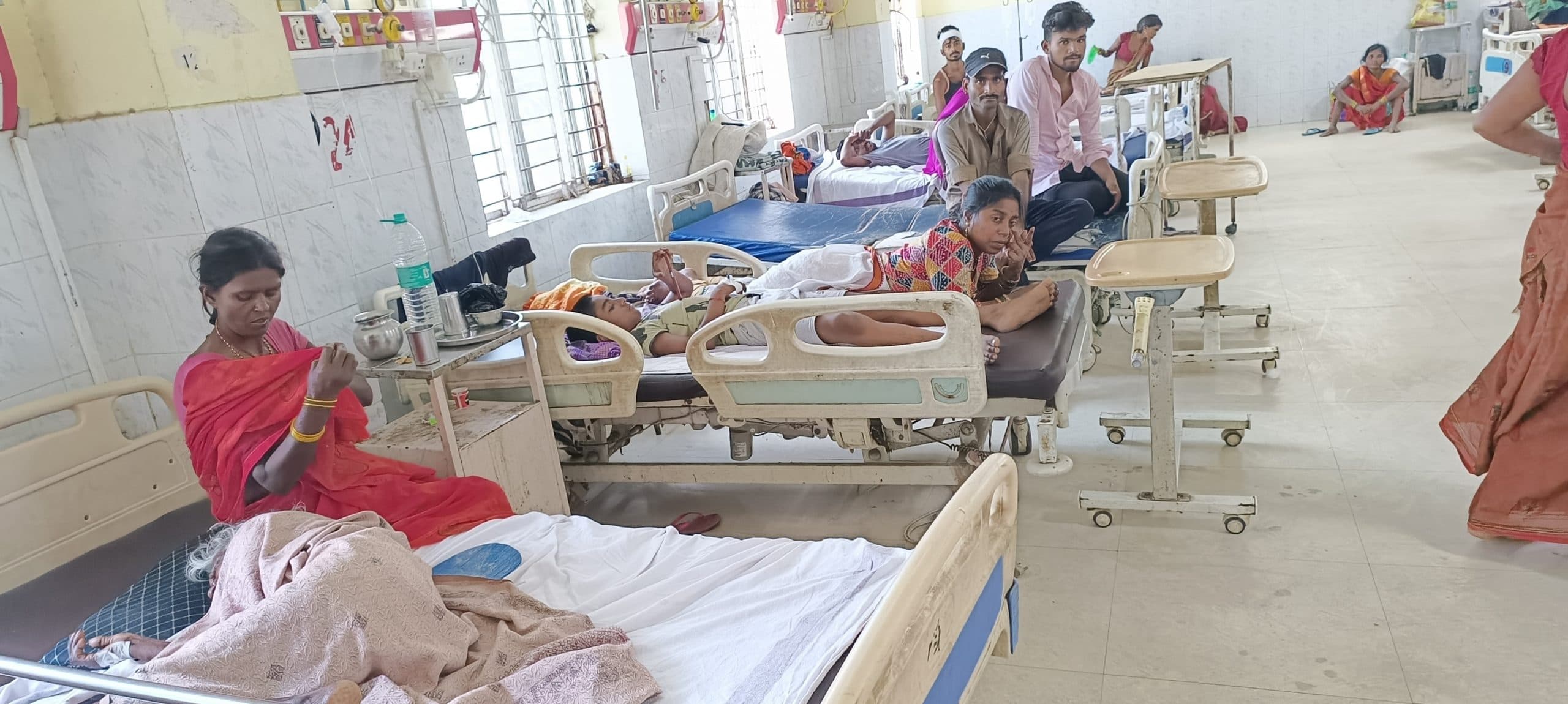 Gaya News : मरीजों को समय पर नहीं मिलता भोजन, रोजाना सामने आ रहीं गड़बड़ियां