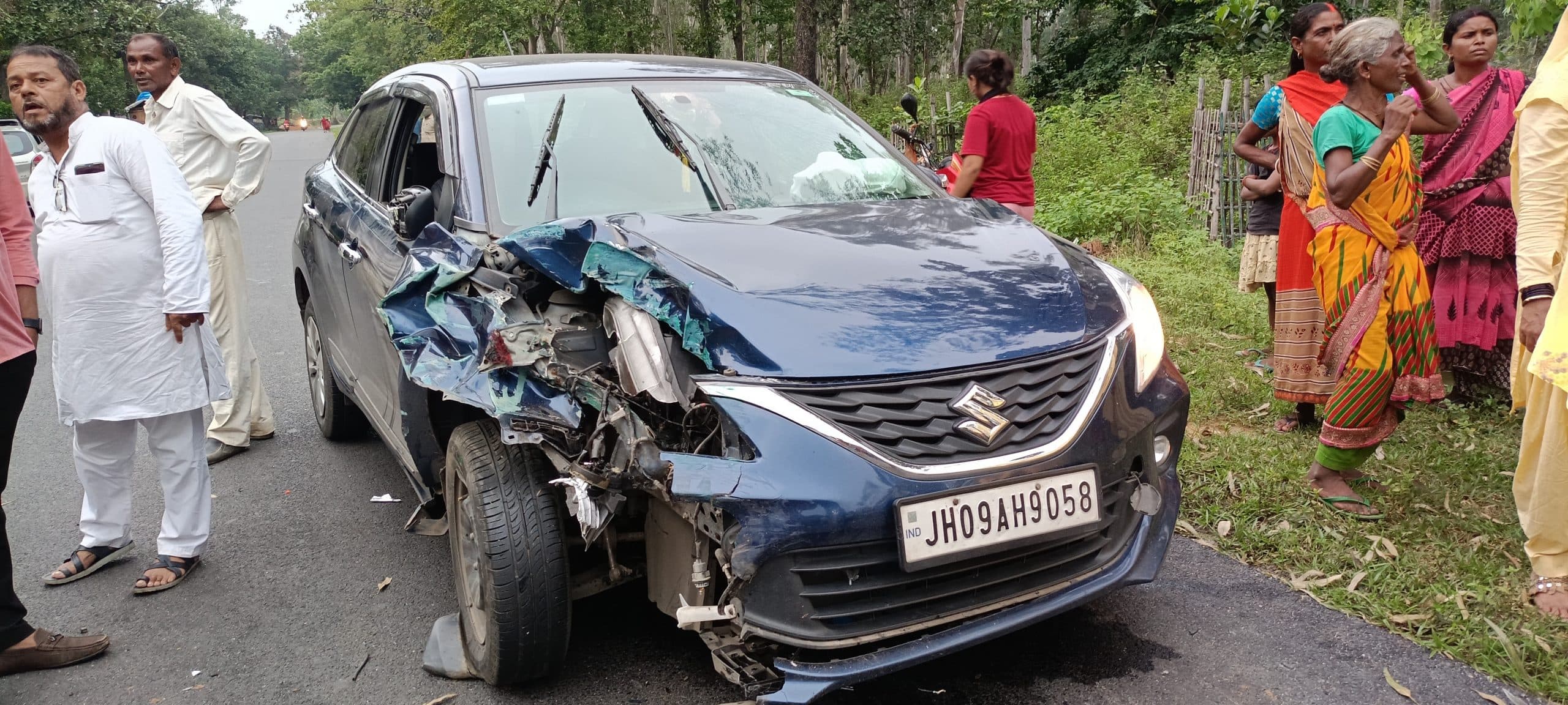 Bokaro News : कार और टेंपो में टक्कर, आठ लोग घायल