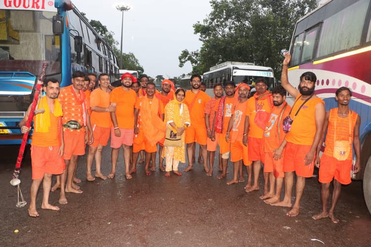 Dhanbad News: सावन की पहली सोमवारी आज, शिवालयाें में उमड़ेंगे श्रद्धालु