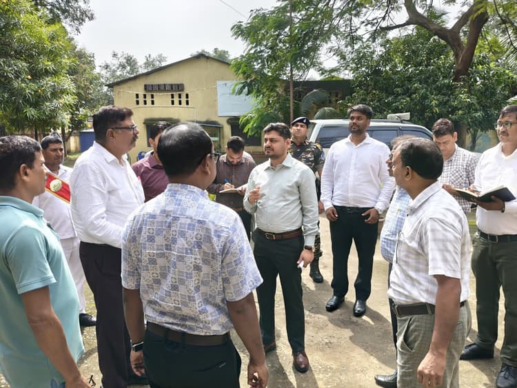 Dhanbad News : तकनीकी व कौशल विकास प्रशिक्षण केंद्र खोलेगा जिला प्रशासन