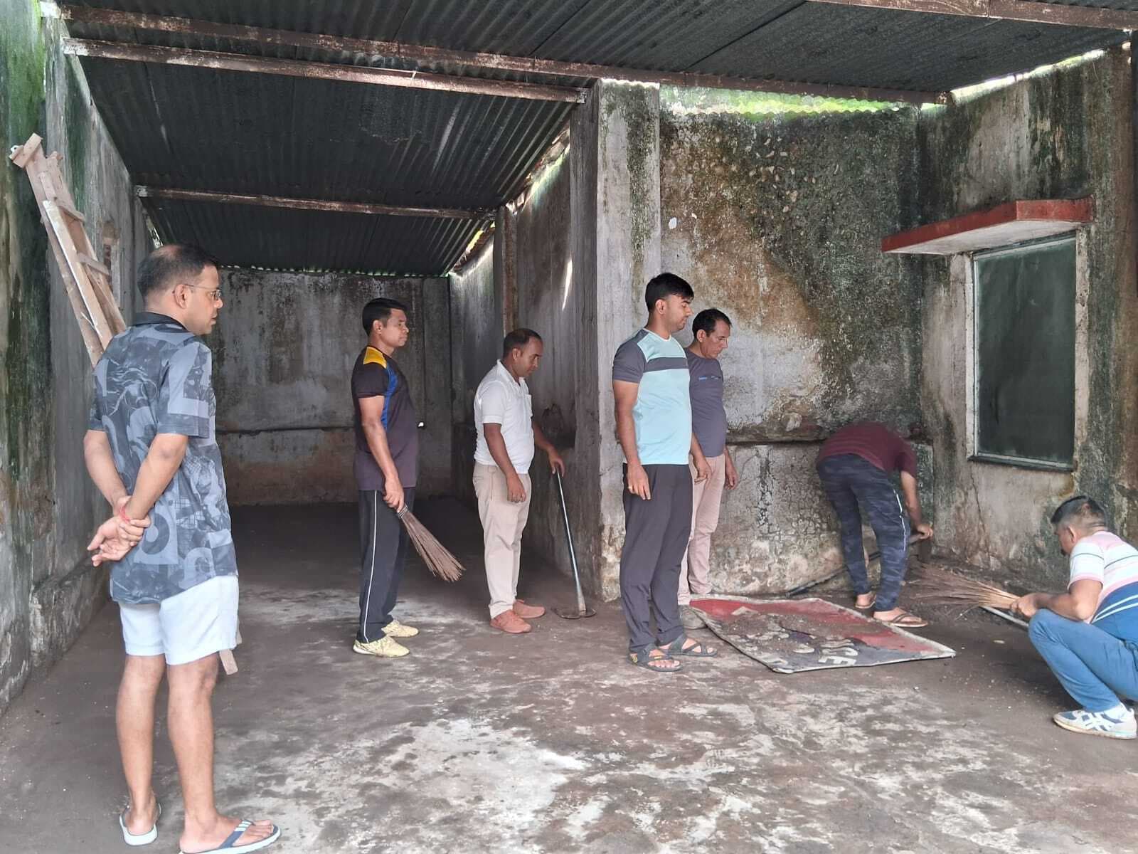 Dhanbad News : जिला के सभी थाना, ओपी में चला सफाई अभियान