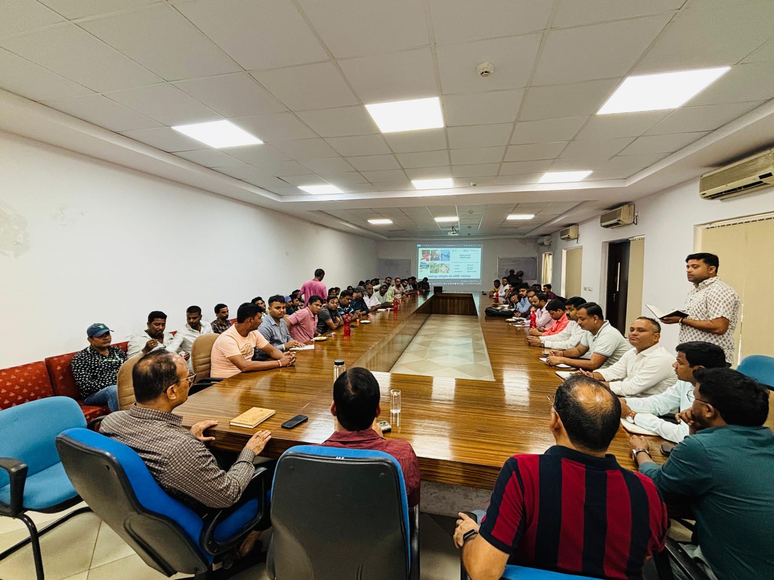 Jamshedpur News : फटे-पुराने कपड़े फेंके नहीं, जेएनएसी को दें : उप नगर आयुक्त