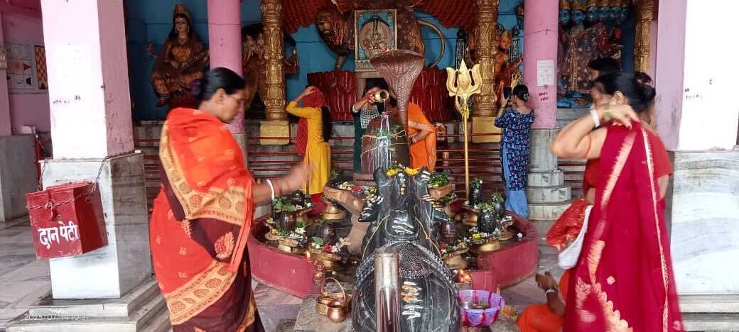 सावन की पहली सोमवारी पर जयकारे से गूंजा शिवालय