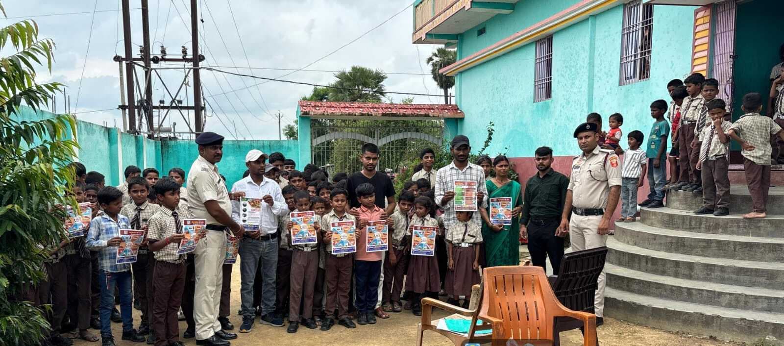 स्कूली बच्चों समेत अन्य लोगों को पढ़ाया अग्नि से सुरक्षा का पाठ